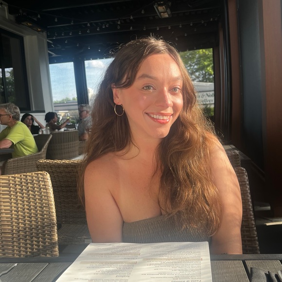 Meet your Posher, Mikaela - Picture 1 of 1